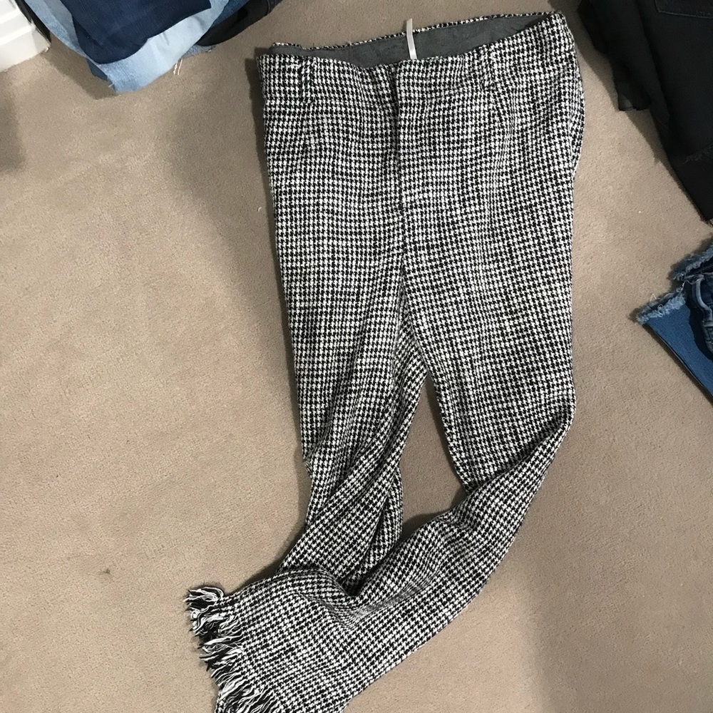 FREE PEOPLE NEW IN STYLE PANTS